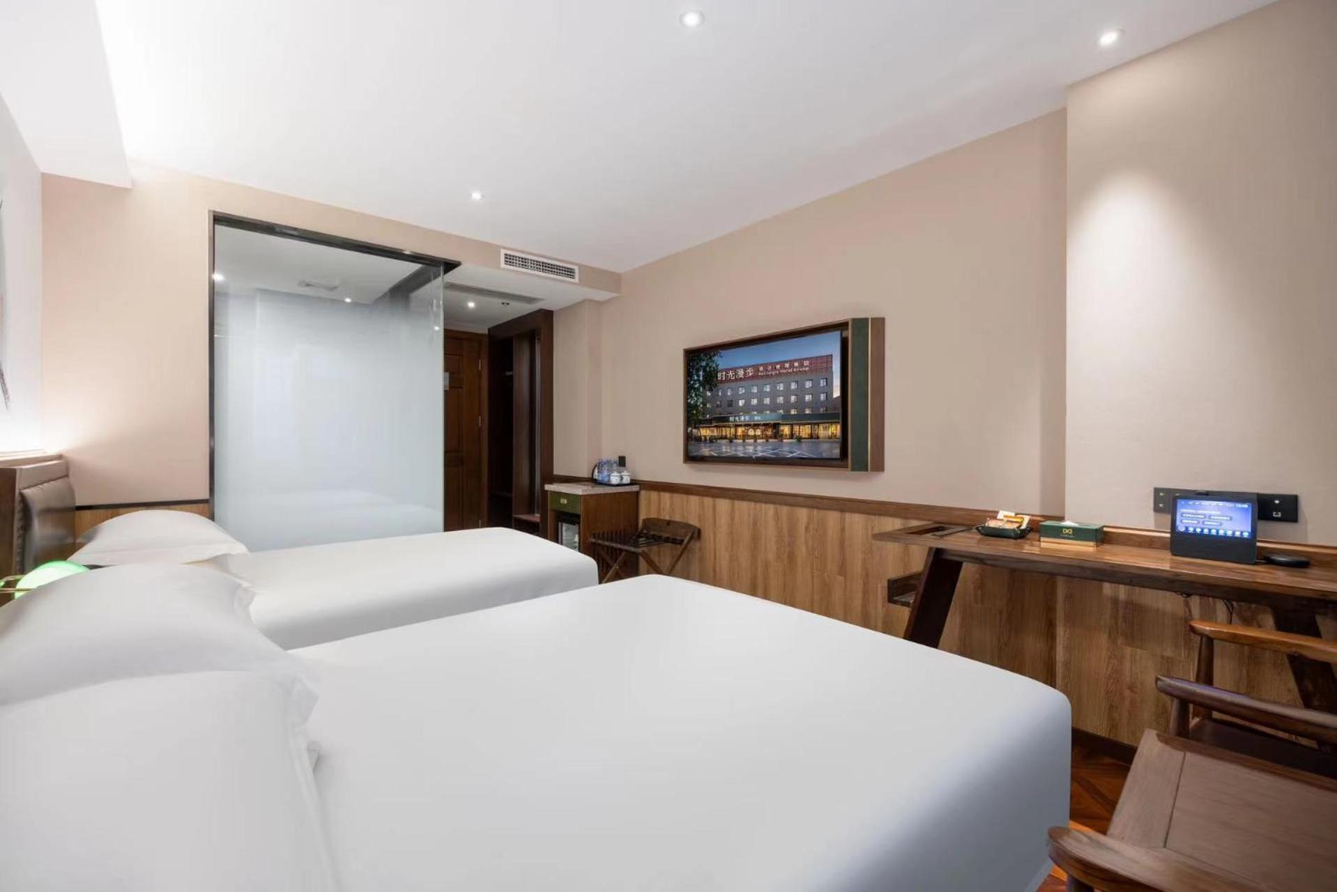 Nost Algia Hotel Near Beijing Panjiayuan Antique Market- Beijing Happy Valley, Cbd, China Zun And Sanlitun, Tian'Anmen Square, Free Ice Cream, Mineral Water, Coffee, Snacks And Laundry Service, Free Gymnastic, English Communication Well Exterior photo
